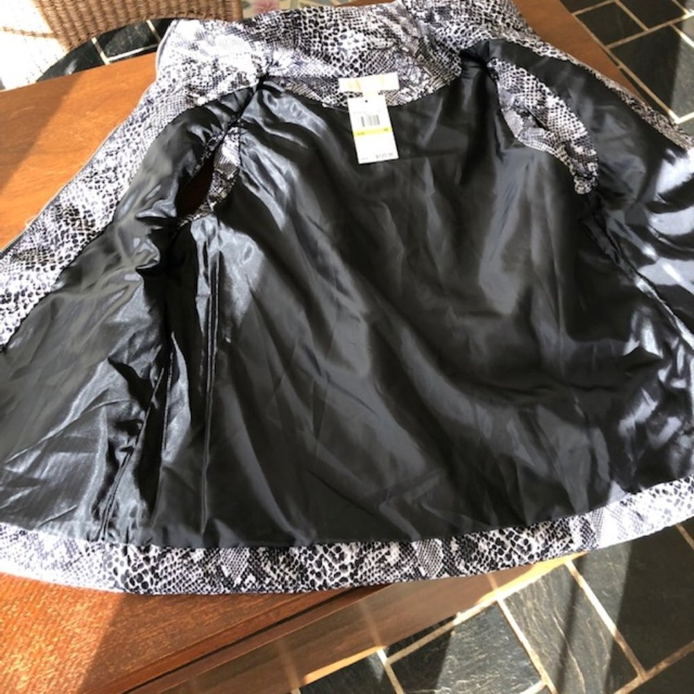 MICHAEL KORS Puffer Vest Black Gray White Snakeskin Print Medium - Picture 17 of 17
